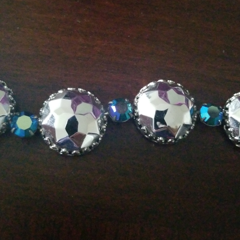 Necklace - Picture 2 of 3